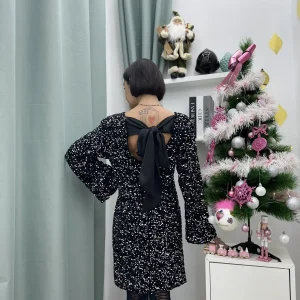 Abito in ciniglia con paillettes argento e nero – elegante, luminoso e perfetto per le feste